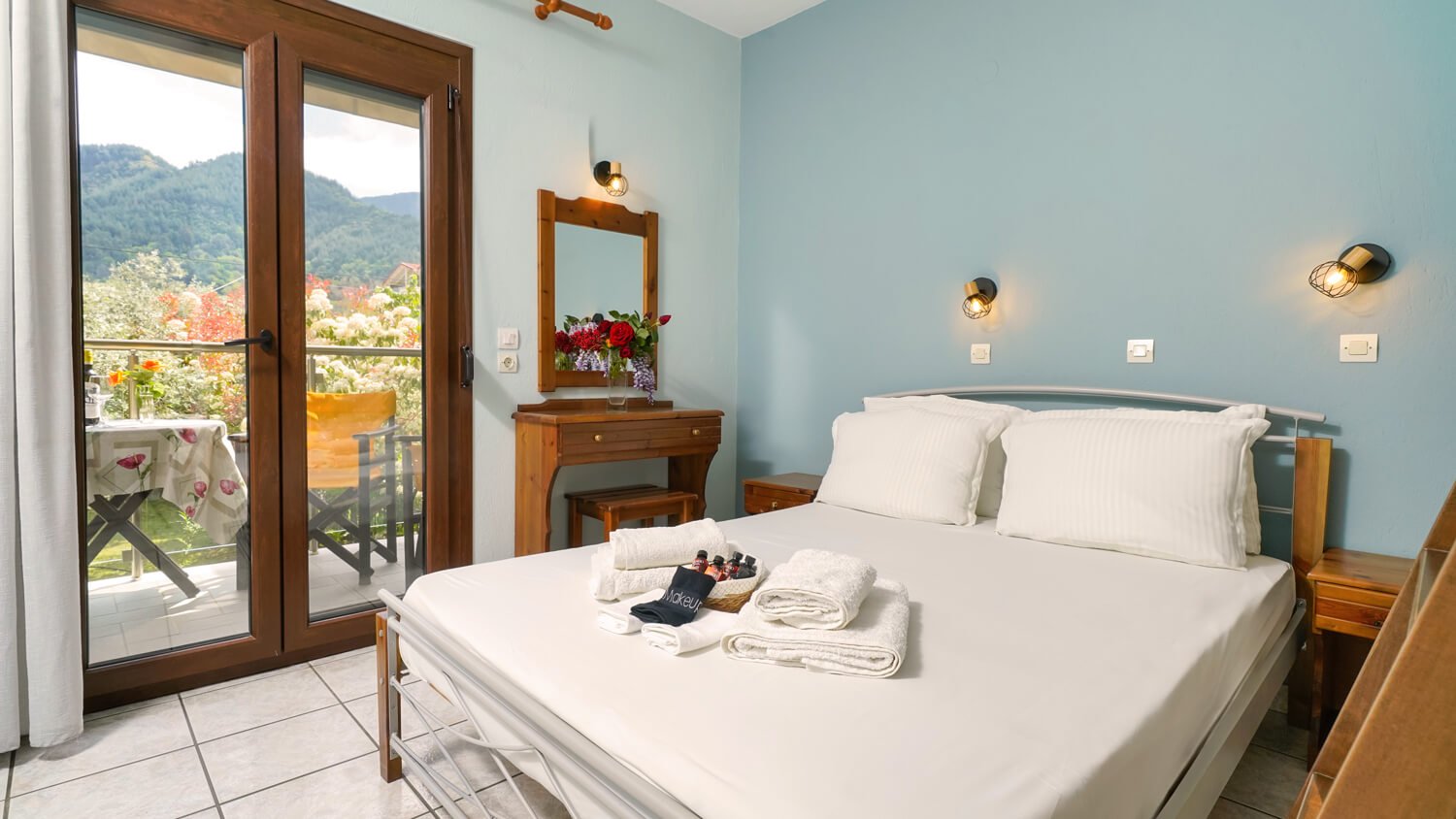 1os-orofos-Balcony-Garden-view-thasos